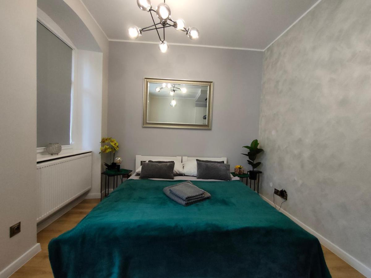 Mieszkanie W Kamienicy Dzierżoniów Esterno foto